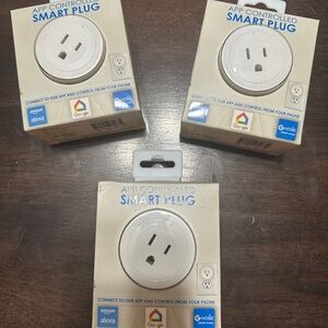 White Smart Plug
